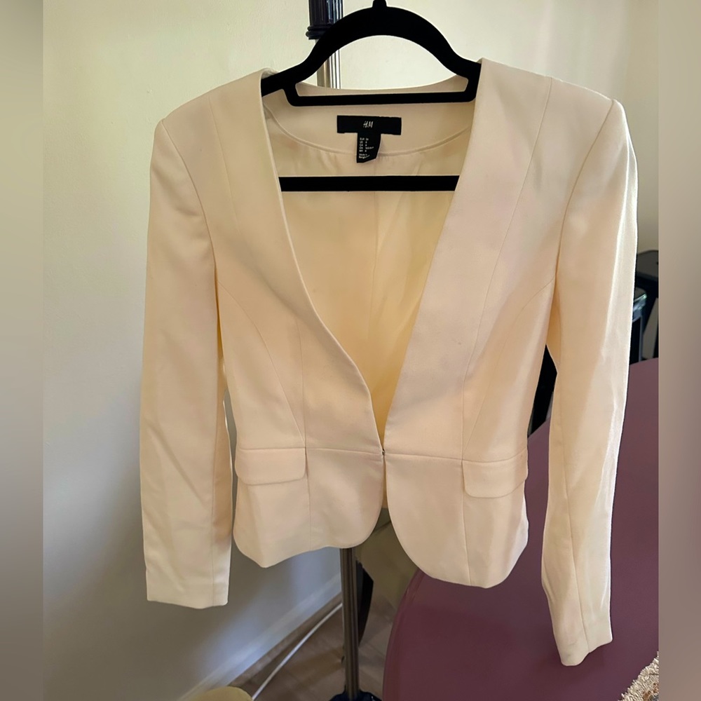 H&M Fitted, collarless blazer
